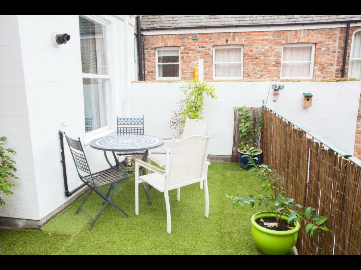 Gillygate Holiday Apartment Йорк Экстерьер фото